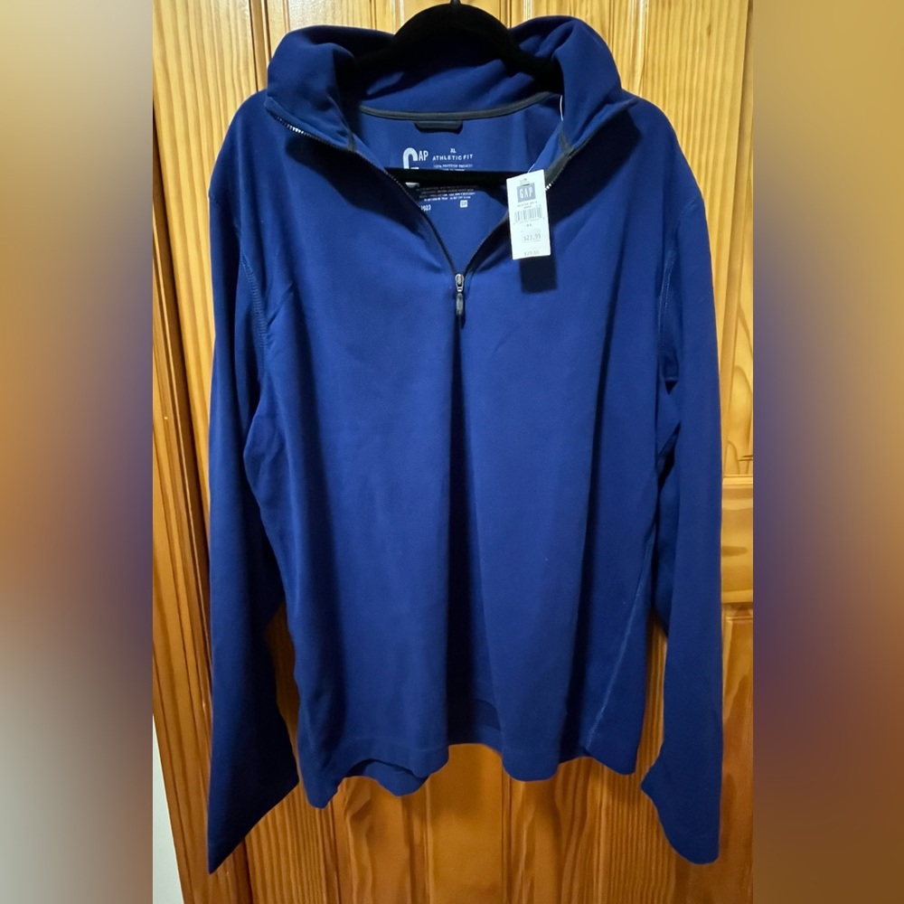 Gap Mens Fleece sweater